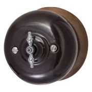 Выключатель BIRONI перекрестный, 10А, 250В, 73*73*50 мм (в комплекте с одноместной круглой рамкой цвет - коричневый) B2-203-020/18