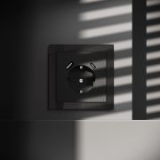 Розетка встраиваемая VOLTUM S70 с заземлением и защитными шторками, 16А, с USB, A+С, (черный матовый